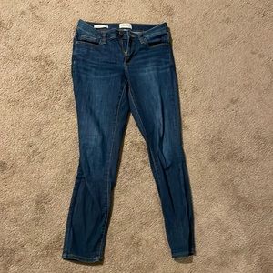 Universal thread mid rise skinny size 0 jeans with stretch